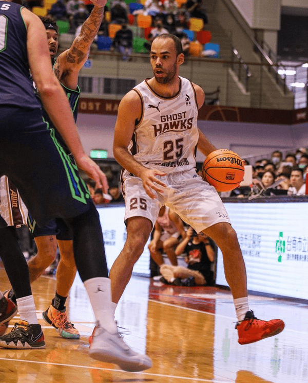屬於台灣的喬丹！T1台鋼獵鷹洋將、寶島女婿Jordan Chatman的籃球故事