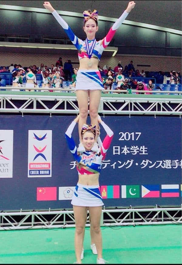 越野車溯溪林道探秘，甜美鬼后雷嘉汭享受在路上
