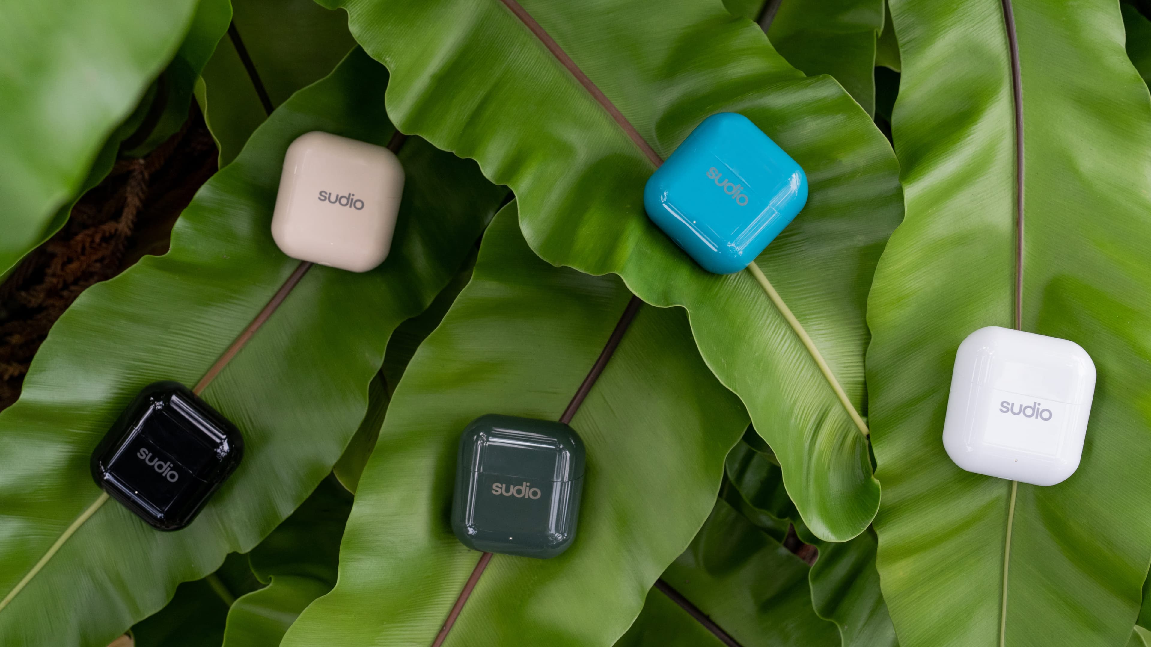 源自於北歐的質感簡約設計，「Sudio Nio 真無線藍芽耳機」的迷人魅力