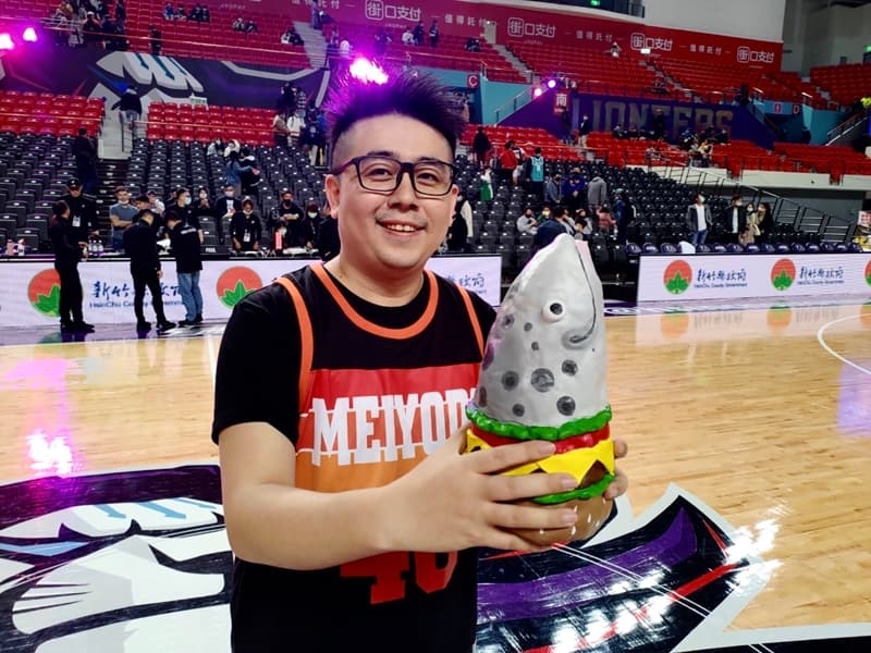 從紙本過度網路平台,《宅男打籃球》作者洪元建的漫畫人生